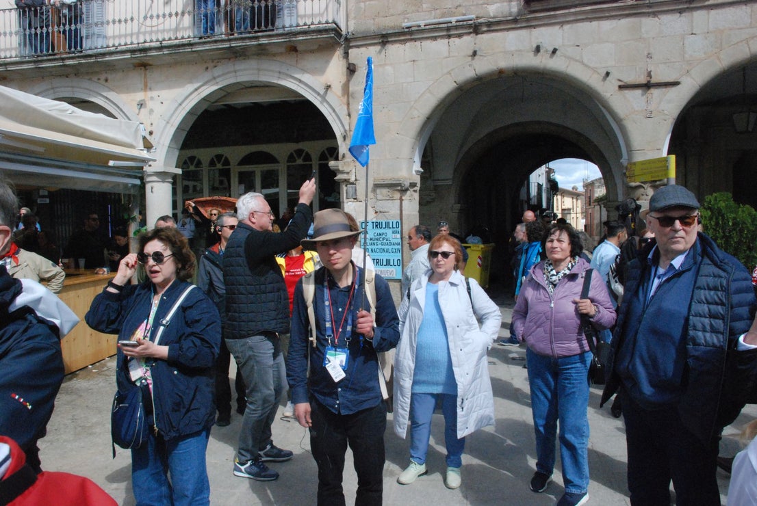 Miles de personas en el Chíviri