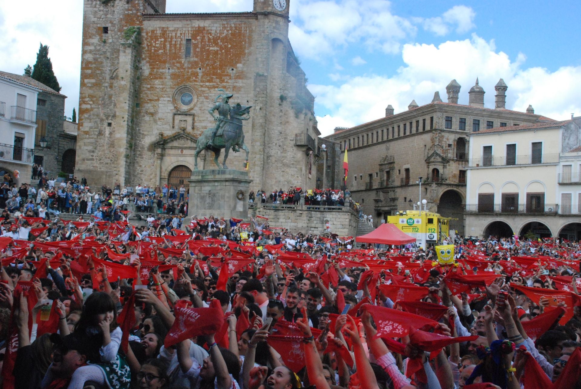 Miles de personas en el Chíviri
