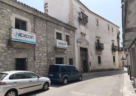 La casa donde irá el museo junto al Palacio del os Barrantes Cervantes.
