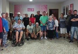 Los nuevos dirigentes, junto con otros afiliados.