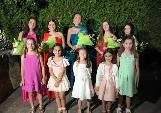 Reinas y damas tras la presentación y elección, ayer.