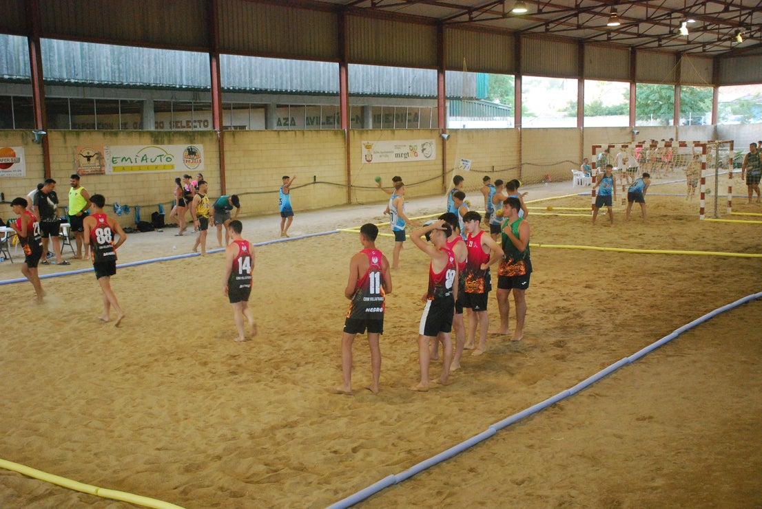 Gran participación en el V Torneo Balonmano Playa Ciudad de Trujillo