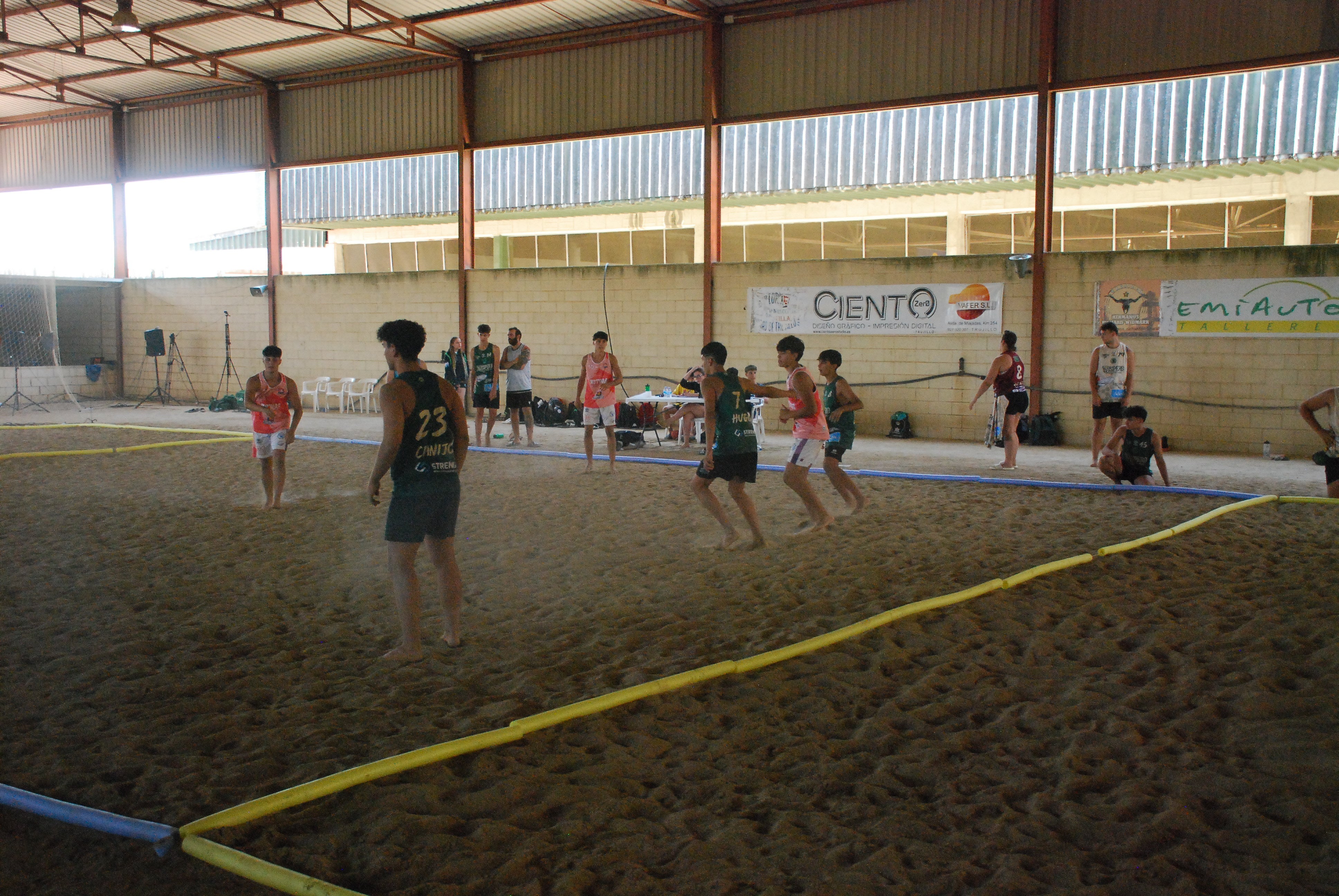 Gran participación en el V Torneo Balonmano Playa Ciudad de Trujillo