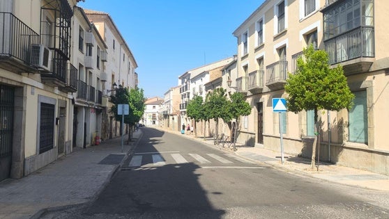 Vecinos se quejan de la velocidad a la que circulan vehículos en la calle Merced