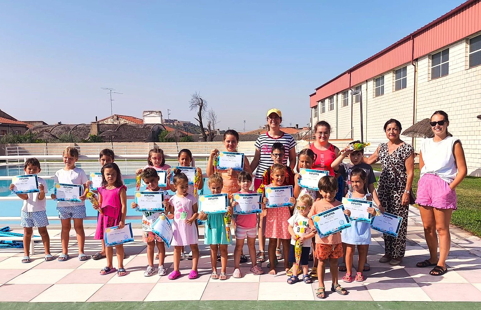 Participantes en el último curso de natación celebrado en Huertas de Ánimas.