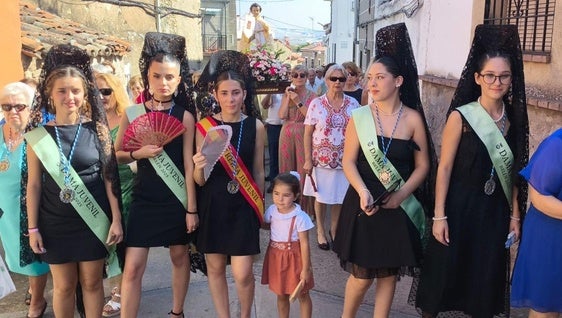 El buen ambiente reinan en las fiestas de Belén y la Villa, bajo un intenso calor