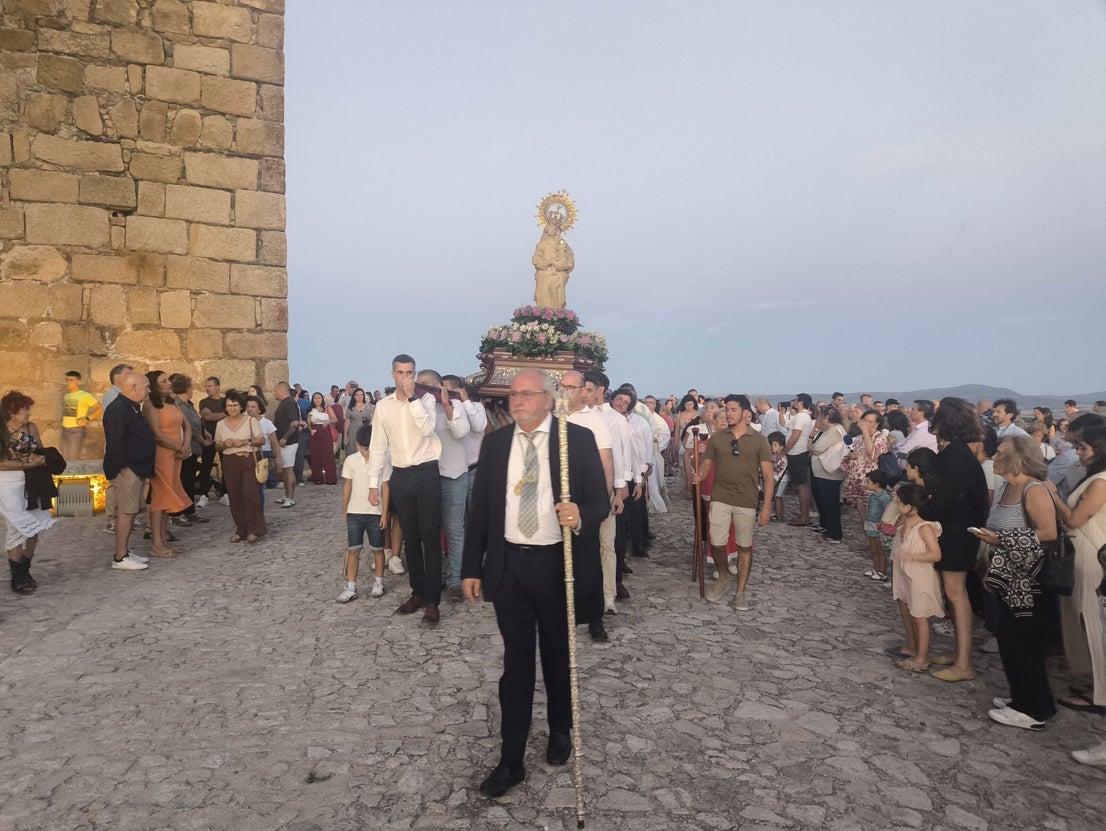 La bajada de la Patrona a la iglesia de San Martín en imágenes
