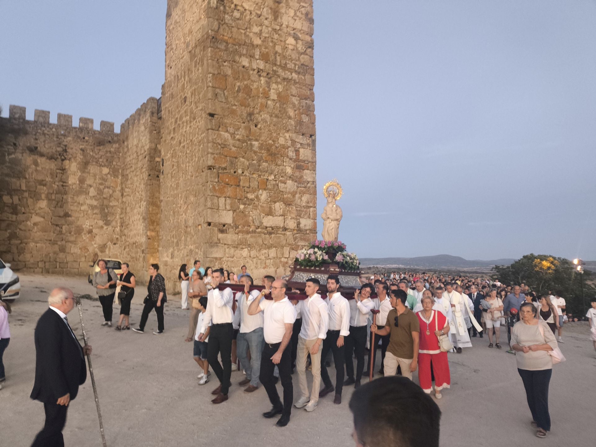 La bajada de la Patrona a la iglesia de San Martín en imágenes