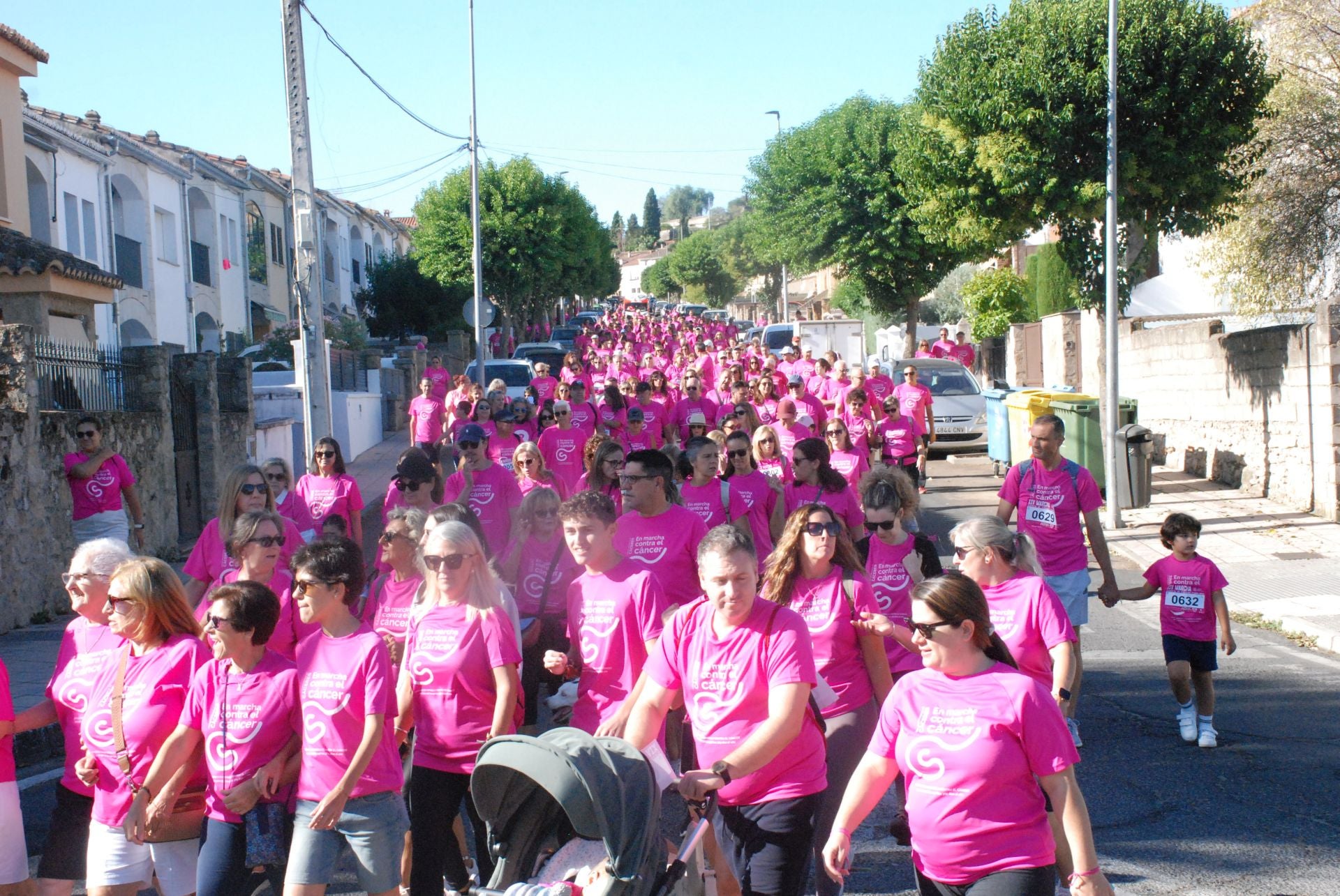 El rosa invade las calles para luchar contra el cáncer