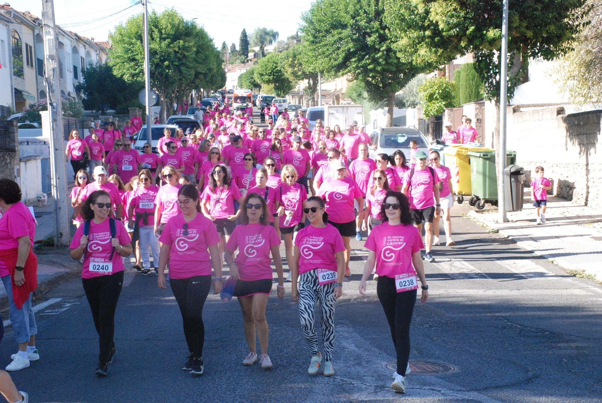 El rosa invade las calles para luchar contra el cáncer