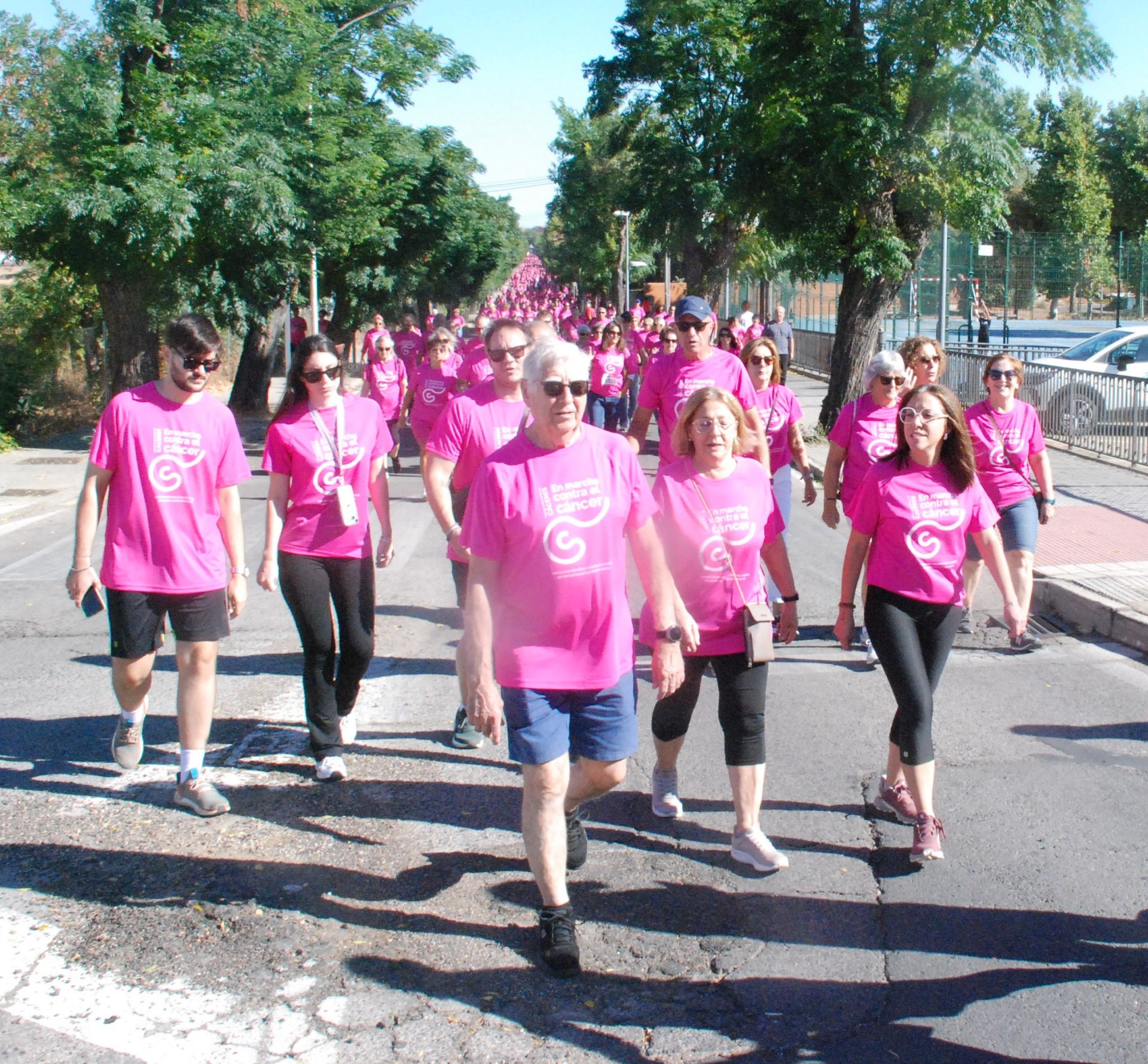 El rosa invade las calles para luchar contra el cáncer