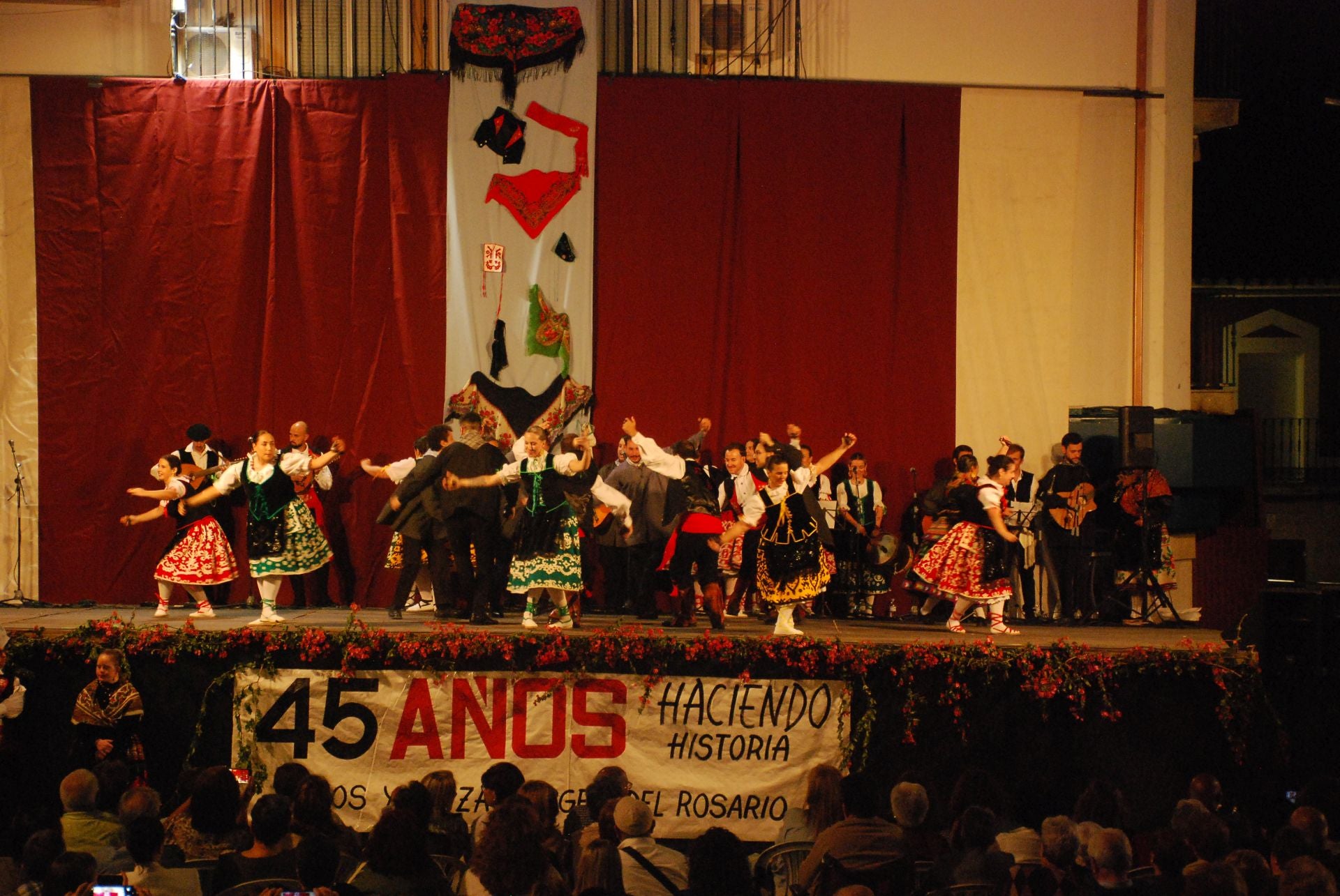 Un homenaje al folclore en imágenes