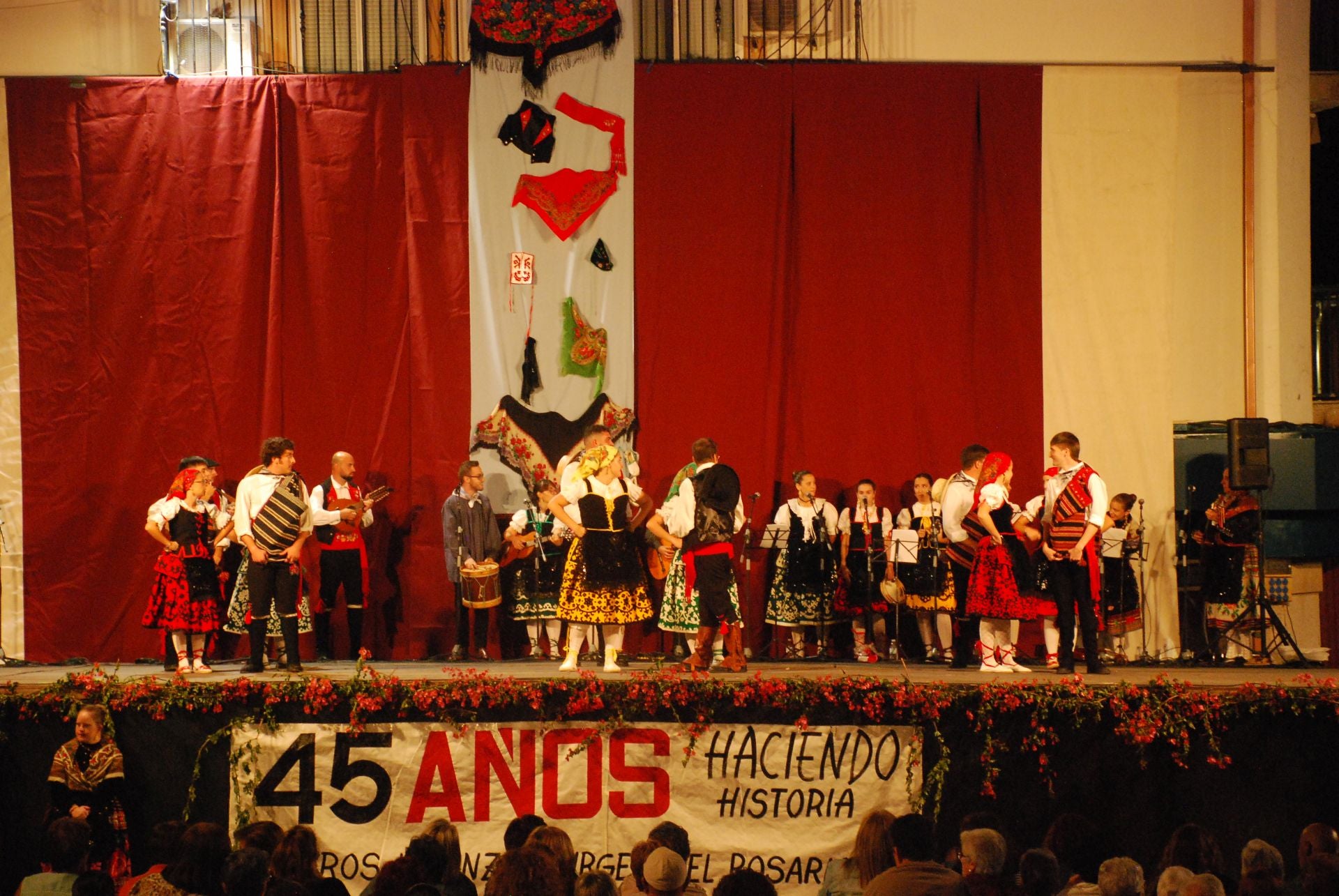 Un homenaje al folclore en imágenes