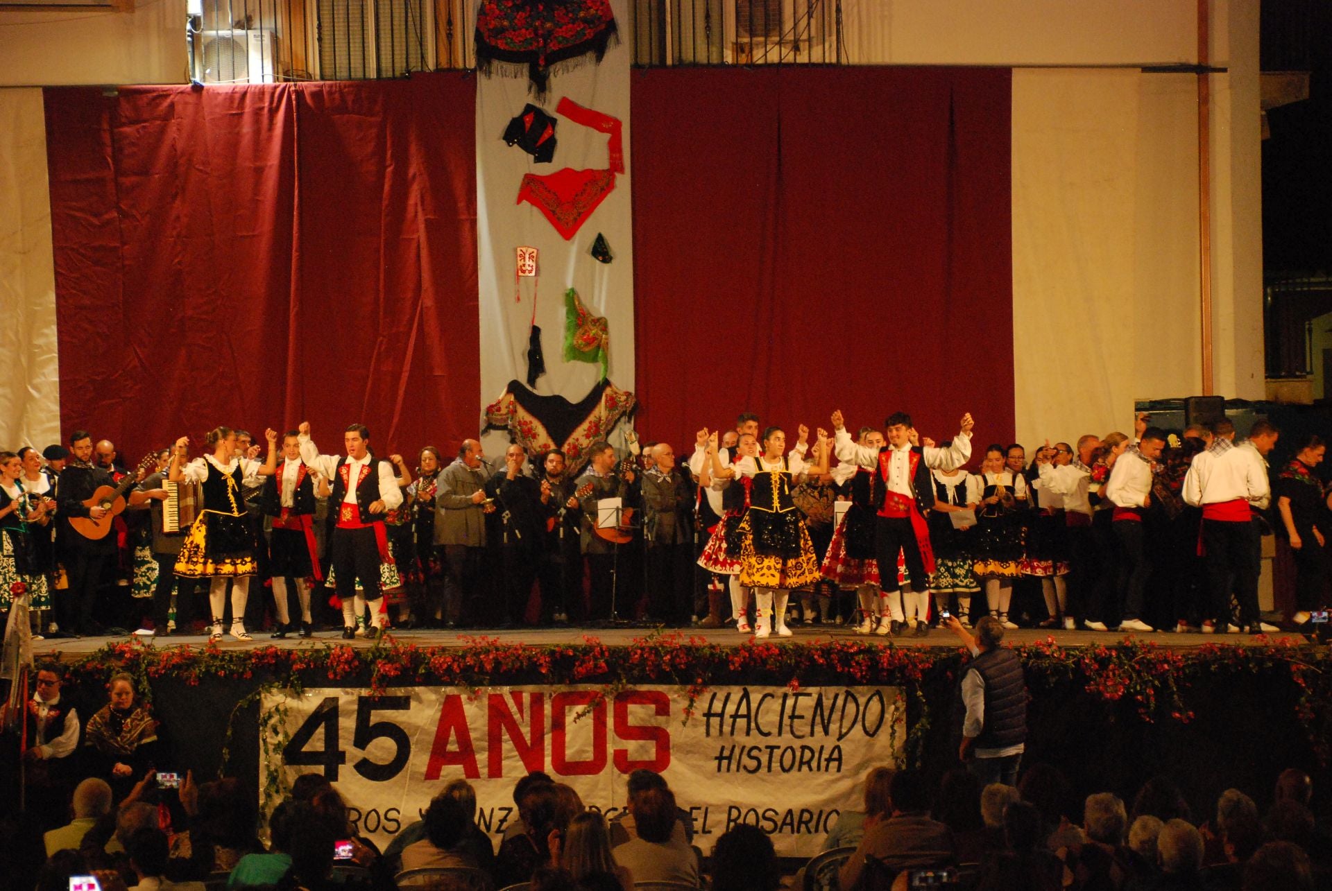 Un homenaje al folclore en imágenes