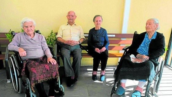 El secreto para ser centenario: «Coma de todo y ríase mucho»