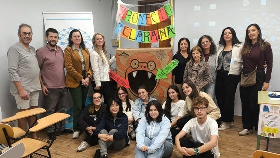 Un proyecto del Francisco de Orellana quiere sensibilizar sobre el uso de la ropa