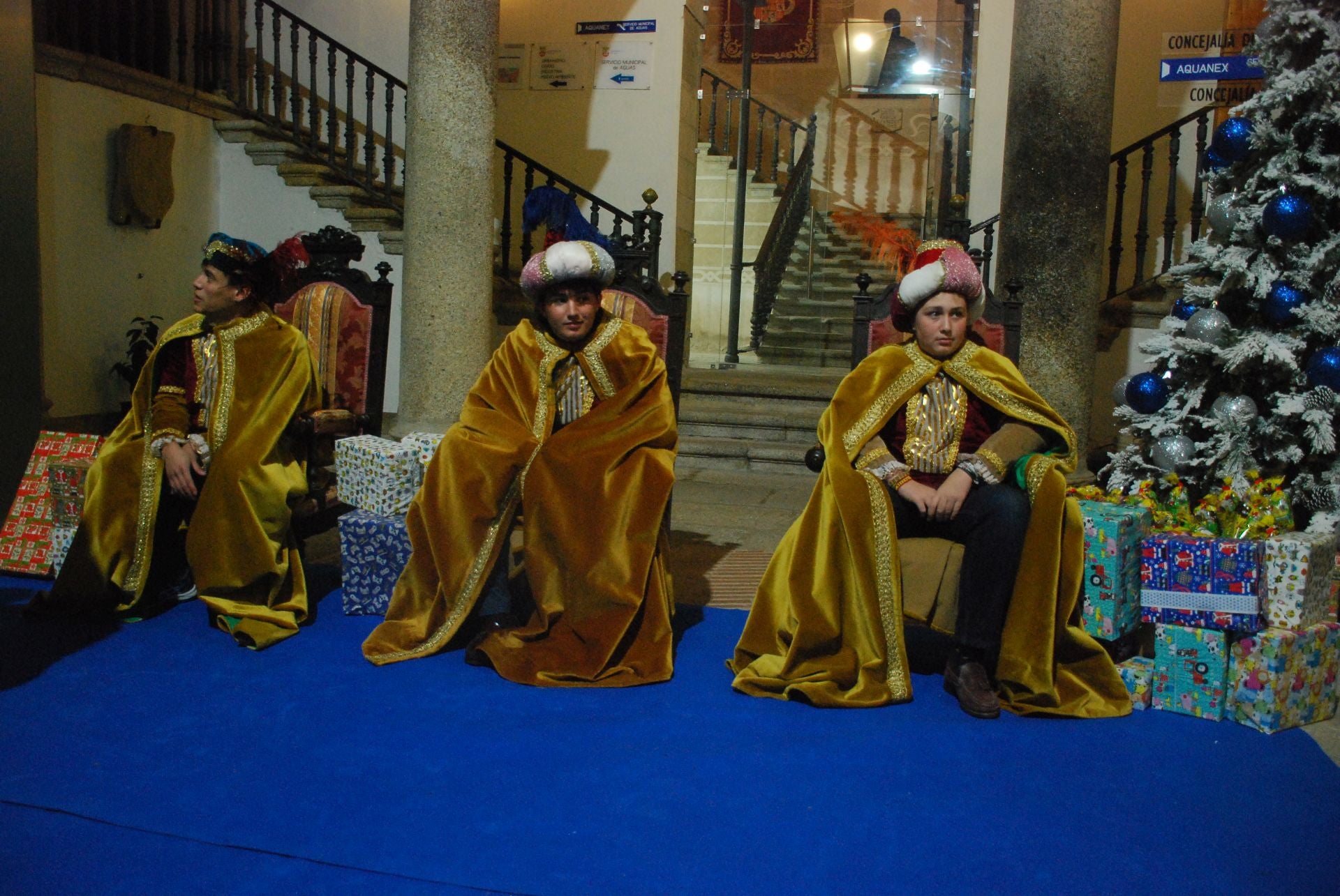 Más de 220 menores entregan sus cartas a los pajes de los Reyes Magos