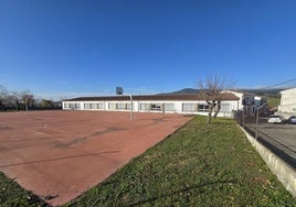 El colegio de Puerto de Santa Cruz, sede del nuevo programa de formación y empleo.