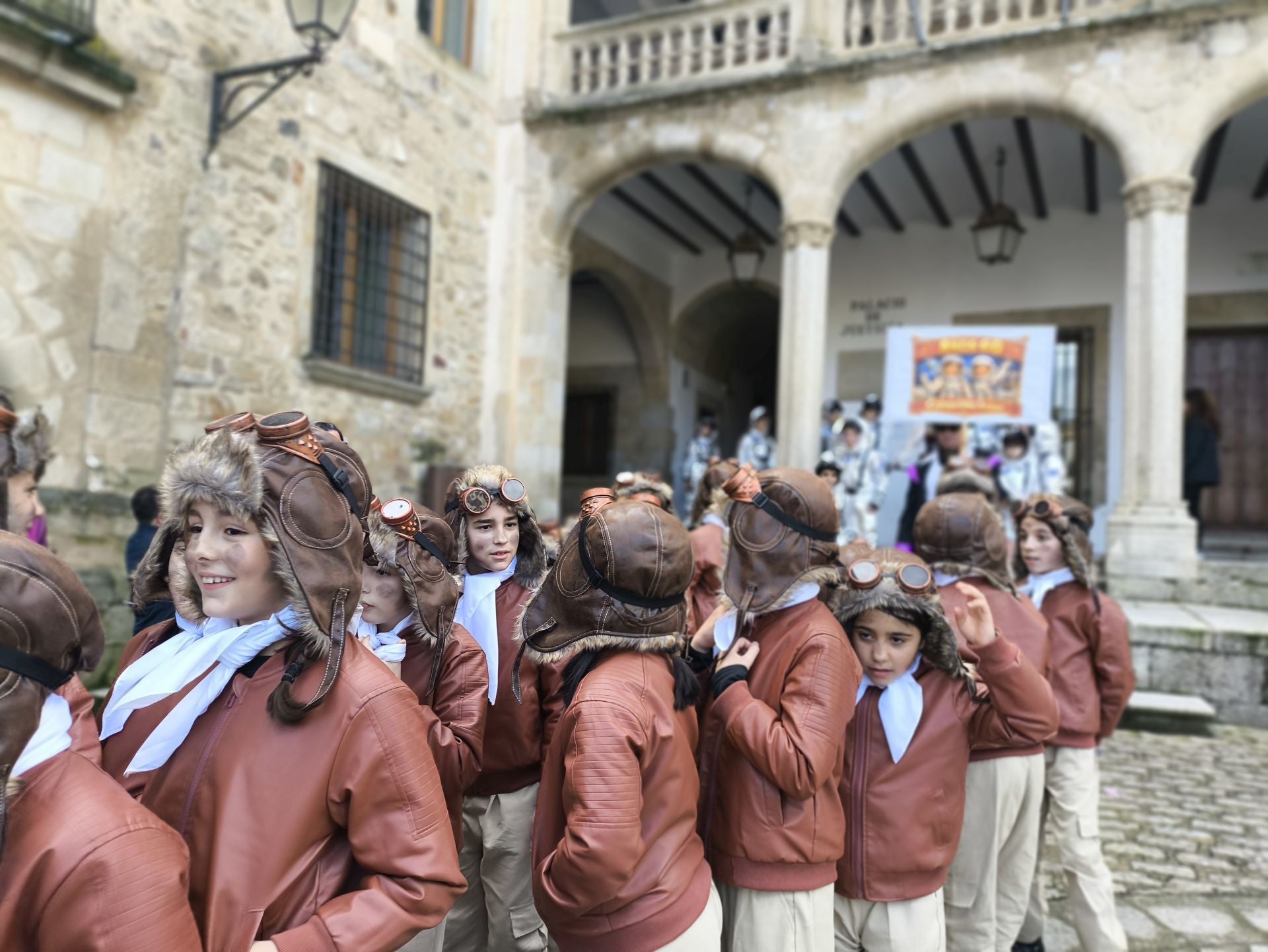 El Sagrado Corazón de Jesús lleva a cabo un desfile basado en 'El Carnaval del Siglo'