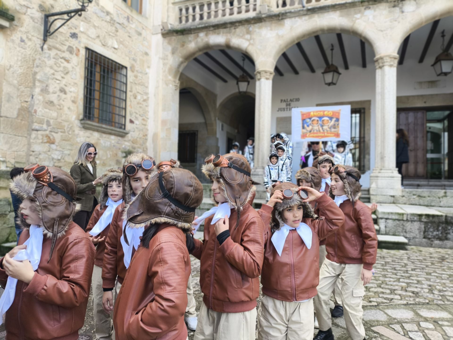 El Sagrado Corazón de Jesús lleva a cabo un desfile basado en 'El Carnaval del Siglo'