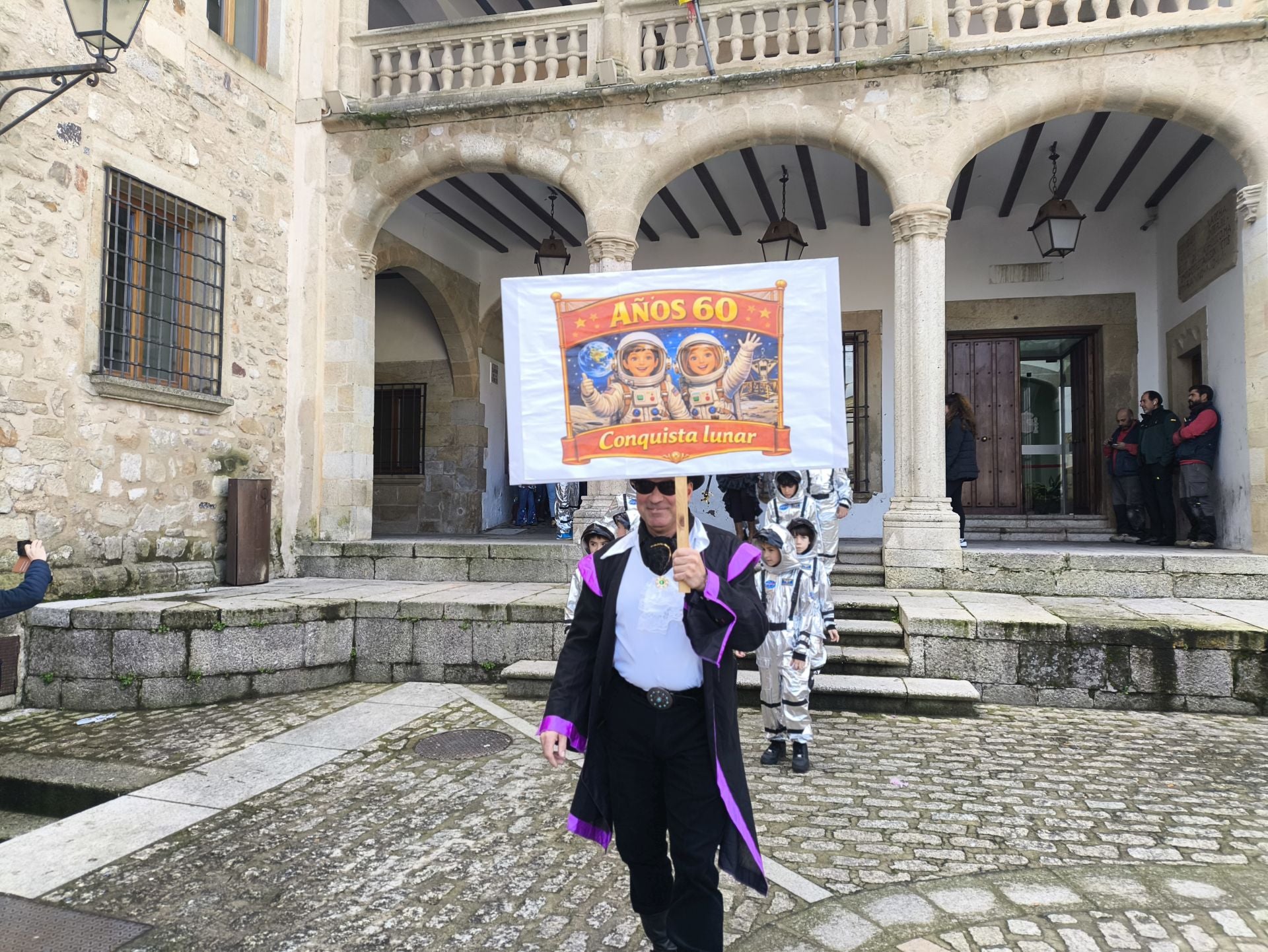 El Sagrado Corazón de Jesús lleva a cabo un desfile basado en 'El Carnaval del Siglo'