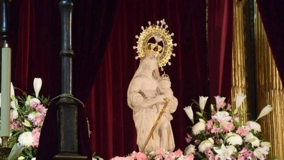 La Hermandad quiere crear una comisión para preparar el 75 aniversario de la coronación de la Patrona