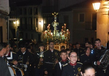 El Cristo Cautivo protagoniza una procesión extraordinaria con un recuerdo para Enrique Elías