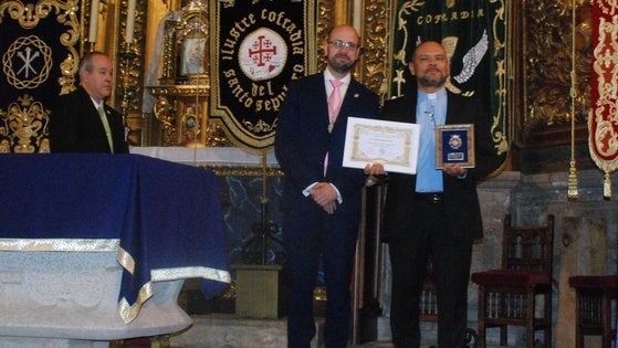 El pregón de Semana Santa une devoción y reconocimientos