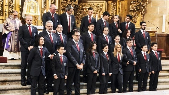 La Banda de Música 'Antonio Flores' estrena nuevos trajes cargados de emotividad