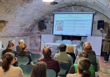 Asistentes a uno de los encuentros llevados a cabo para ofrecer la información necesaria.