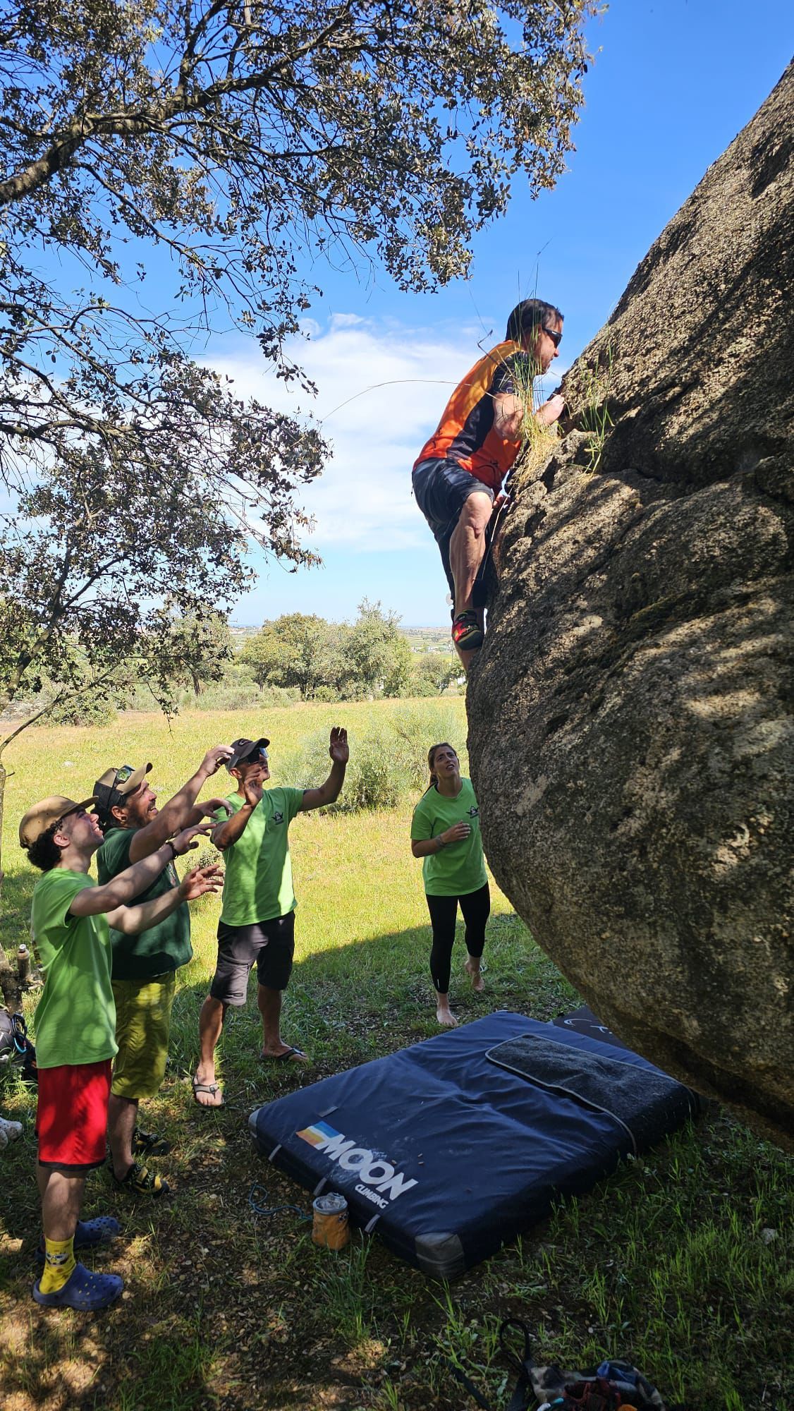 Gran convivencia del club de escalada El Berrocal