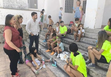 Visita de autoridades en el campamento realizado en Belén el año pasado.