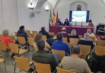 Responsables de Adicomt en una asamblea.