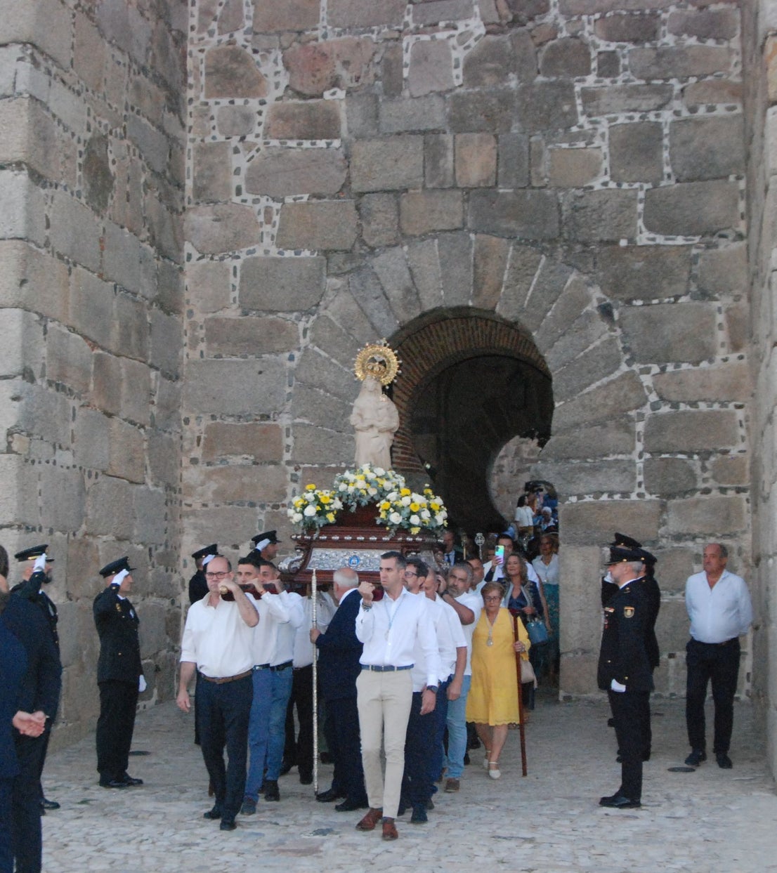 La Patrona llega a la iglesia de San Martín