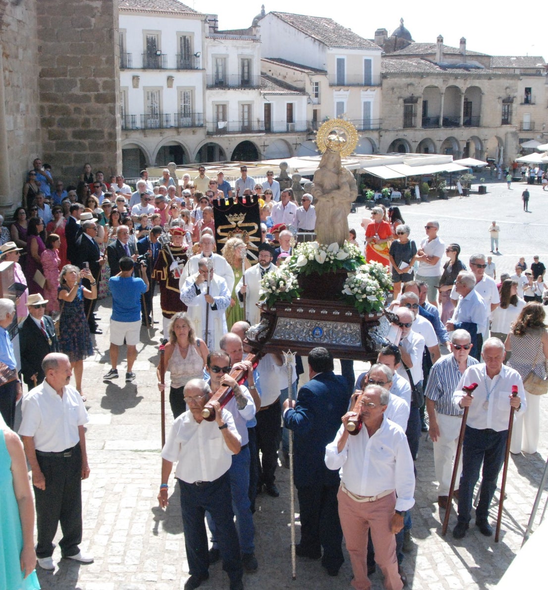 La Patrona vuelve a la alcazaba trujillana