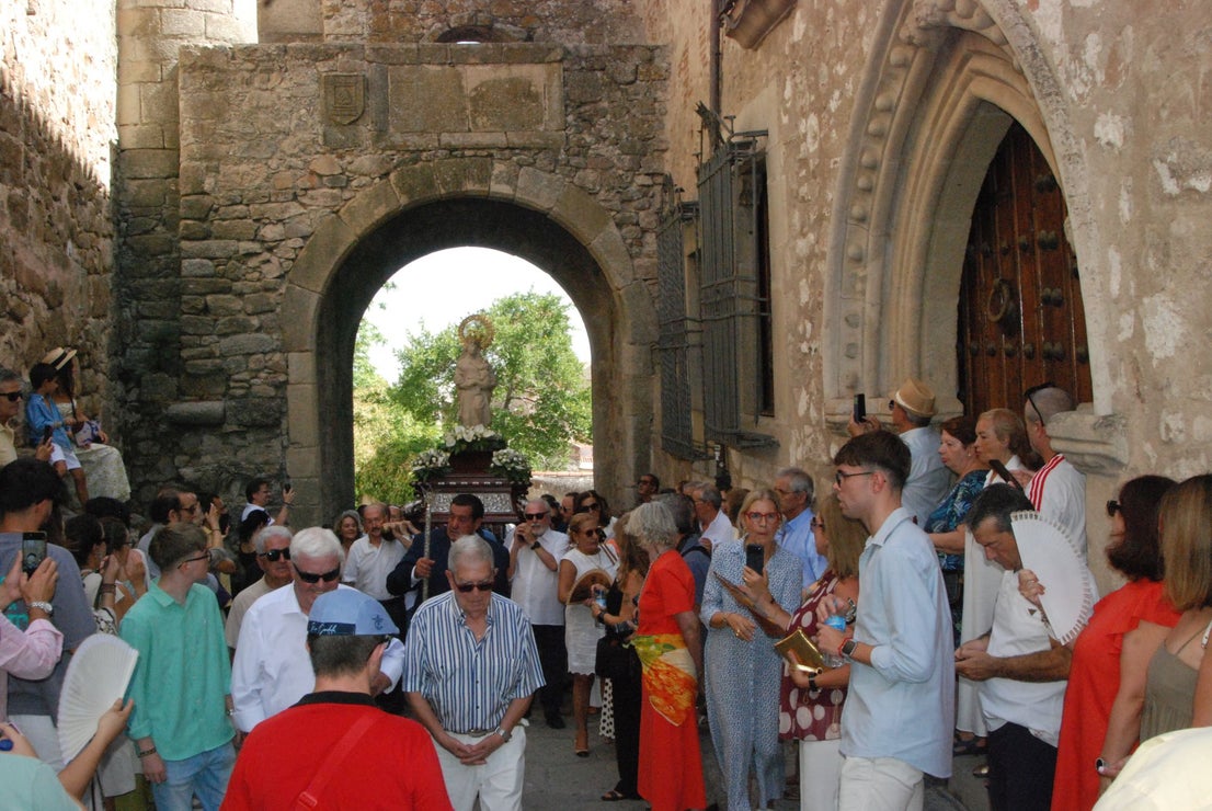 La Patrona vuelve a la alcazaba trujillana