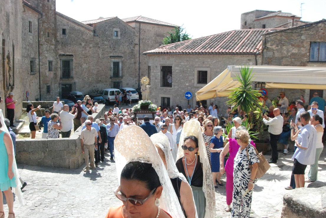 La Patrona vuelve a la alcazaba trujillana
