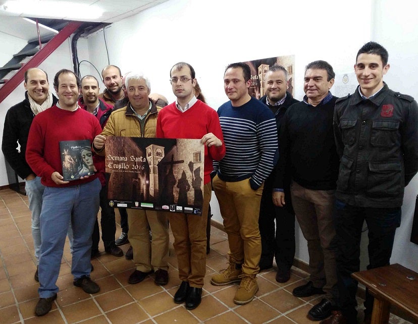 Integrantes de la Junta de Cofradías y Hermandades Penitenciales 