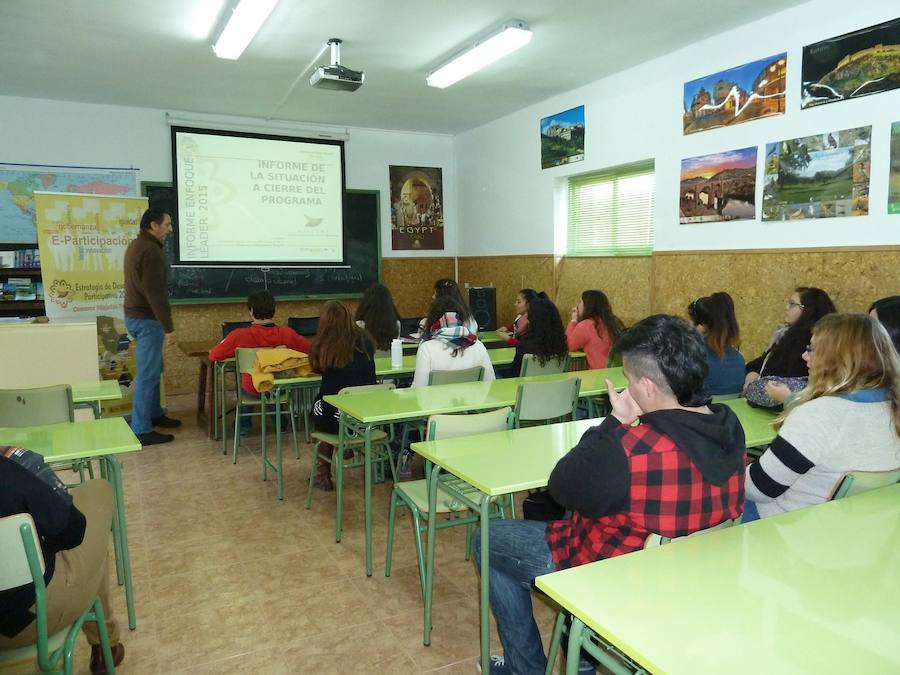 Encuentro llevado a cabo en el IES Turgalium CEDIDA