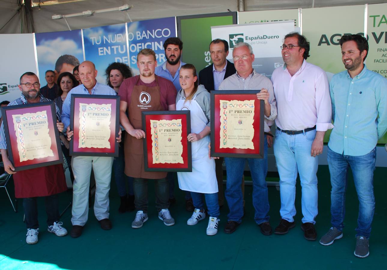 Premiados y autoridades. 