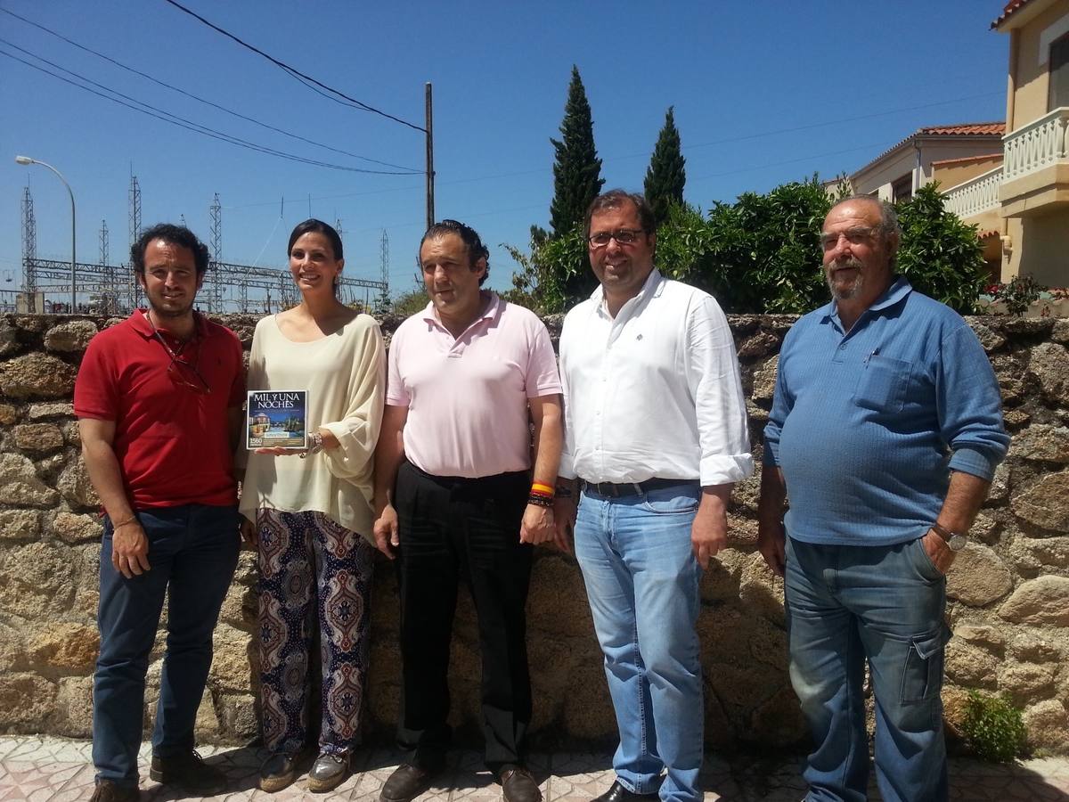 Integrantes de la asociación con representantes de Ecovidrio y del Ayuntamiento  