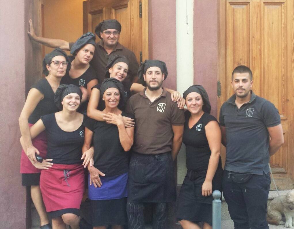 Personal de la Tahona que estará hoy de celebración CEDIDA
