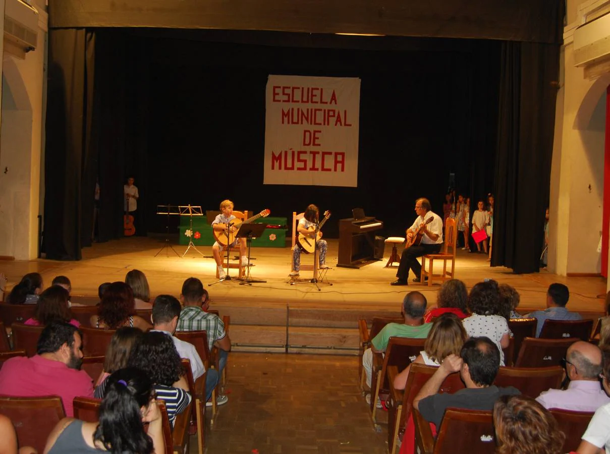Participantes de la escuela municipal de música 