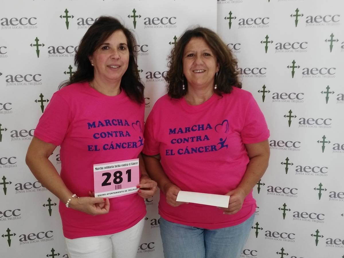 Reparto de dorsales, en la media mañana de ayer. 