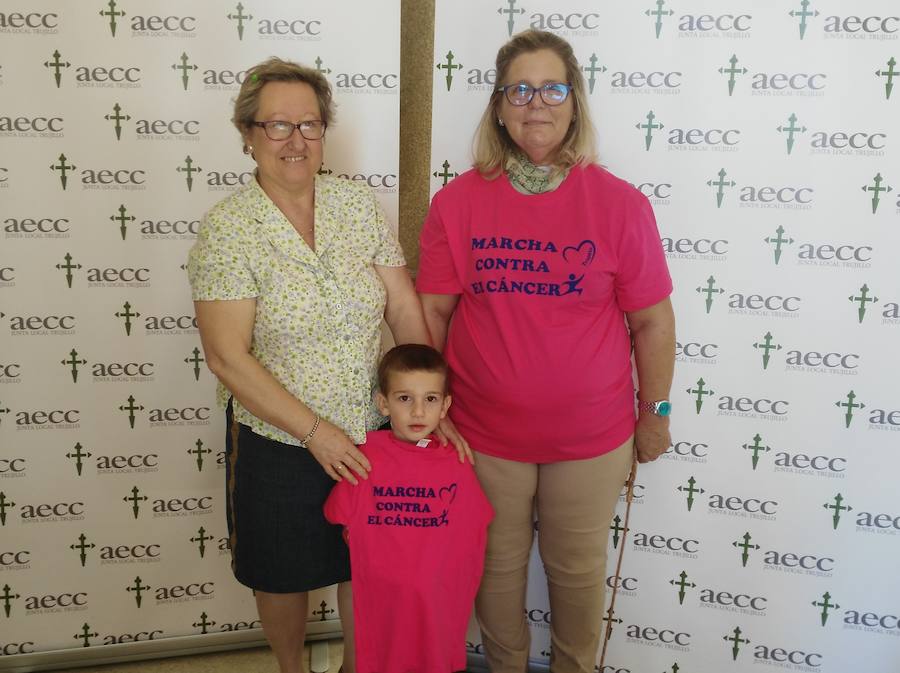 Participantes en la marcha contra el cáncer 