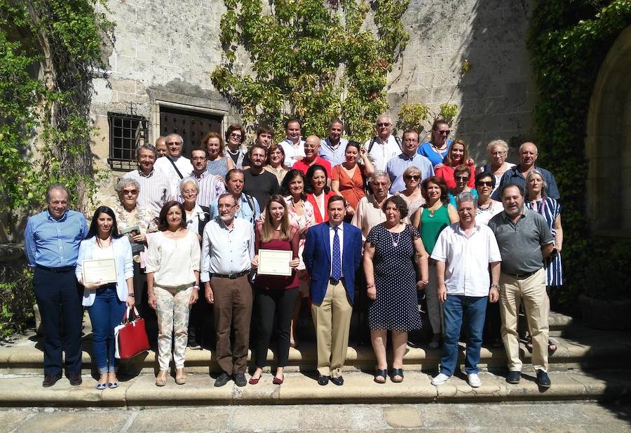 Organizadores, premiados y particpantes en una edición anterior.