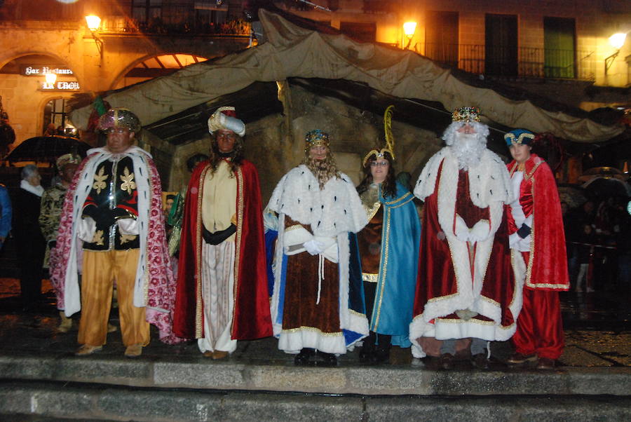 Los Reyes, en la plaza Mayor Marfé Barbancho