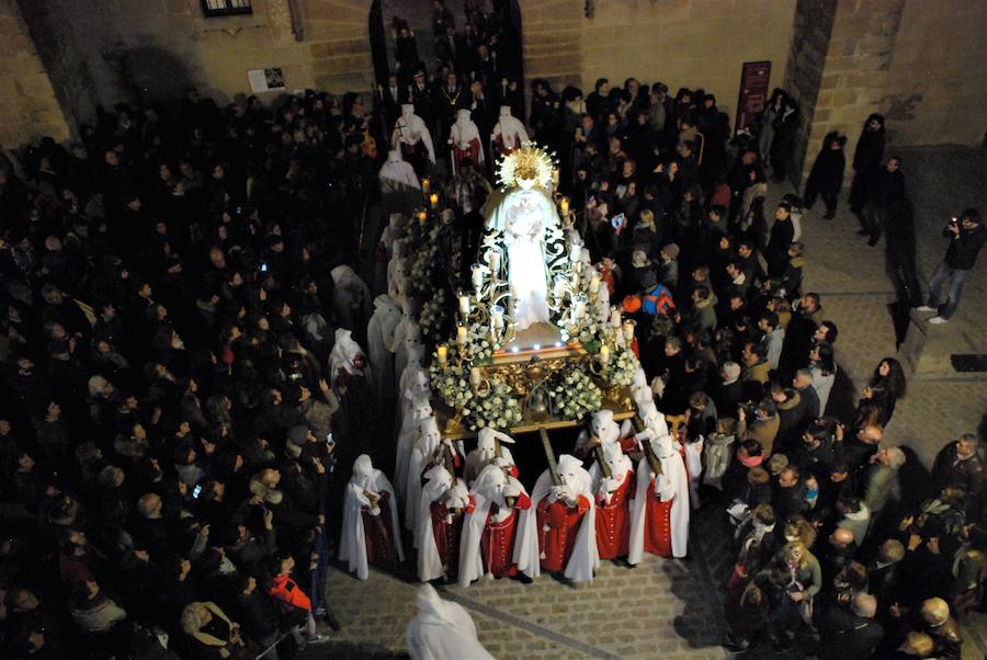 Nuestra SEñola de la Soledad en la salida de la iglesia 