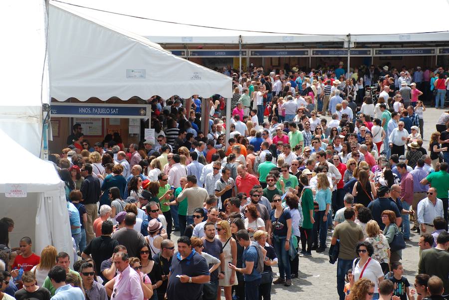 Asistentes a la feria en una edición anterior 
