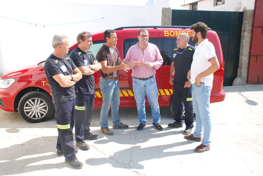 Dirigentes de Sepei, bomberos y responsables del Ayuntamiento 